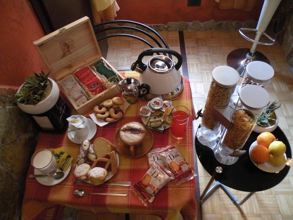 Hostel Josef Palermo Ngoại thất bức ảnh