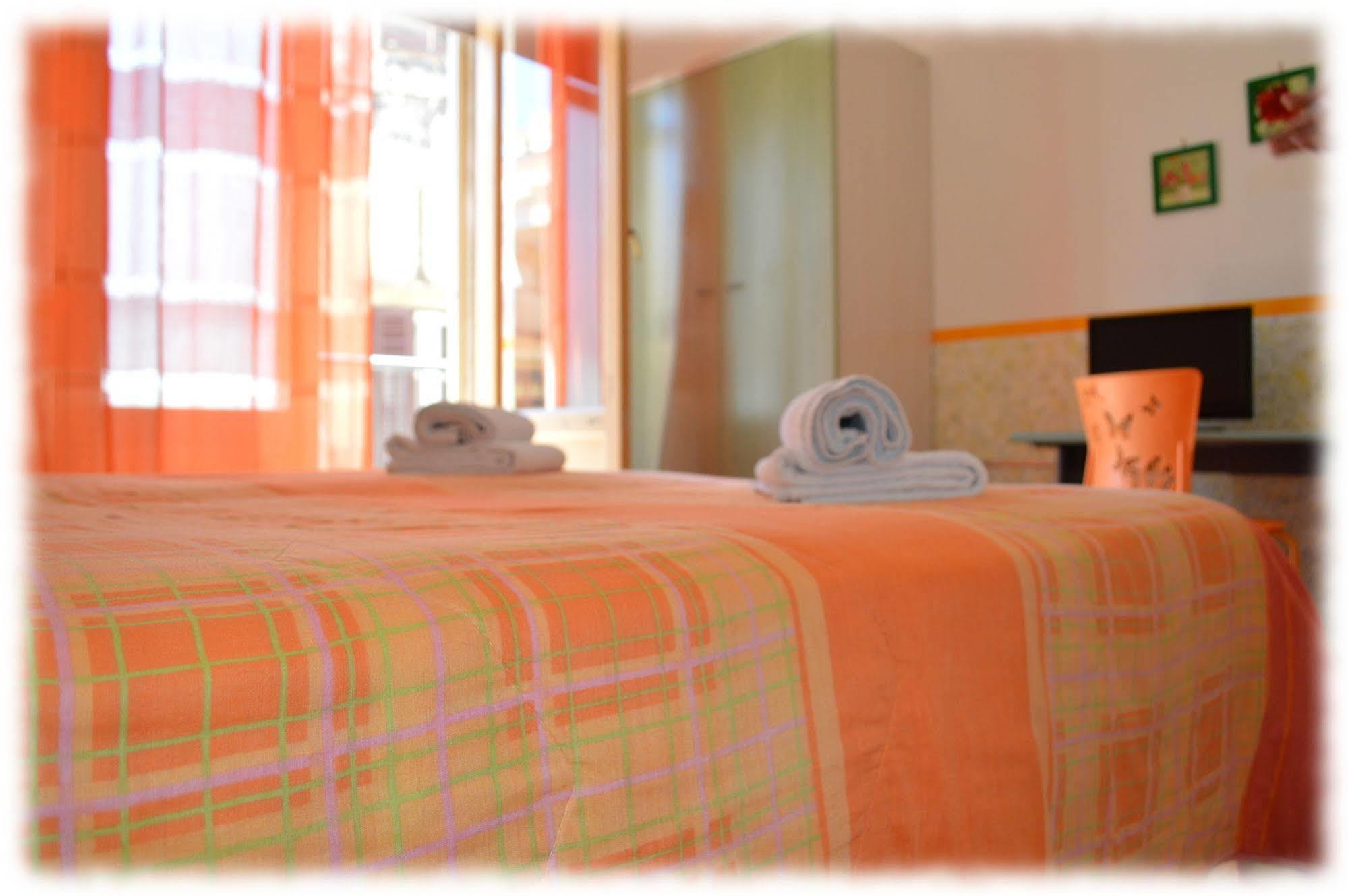 Hostel Josef Palermo Ngoại thất bức ảnh