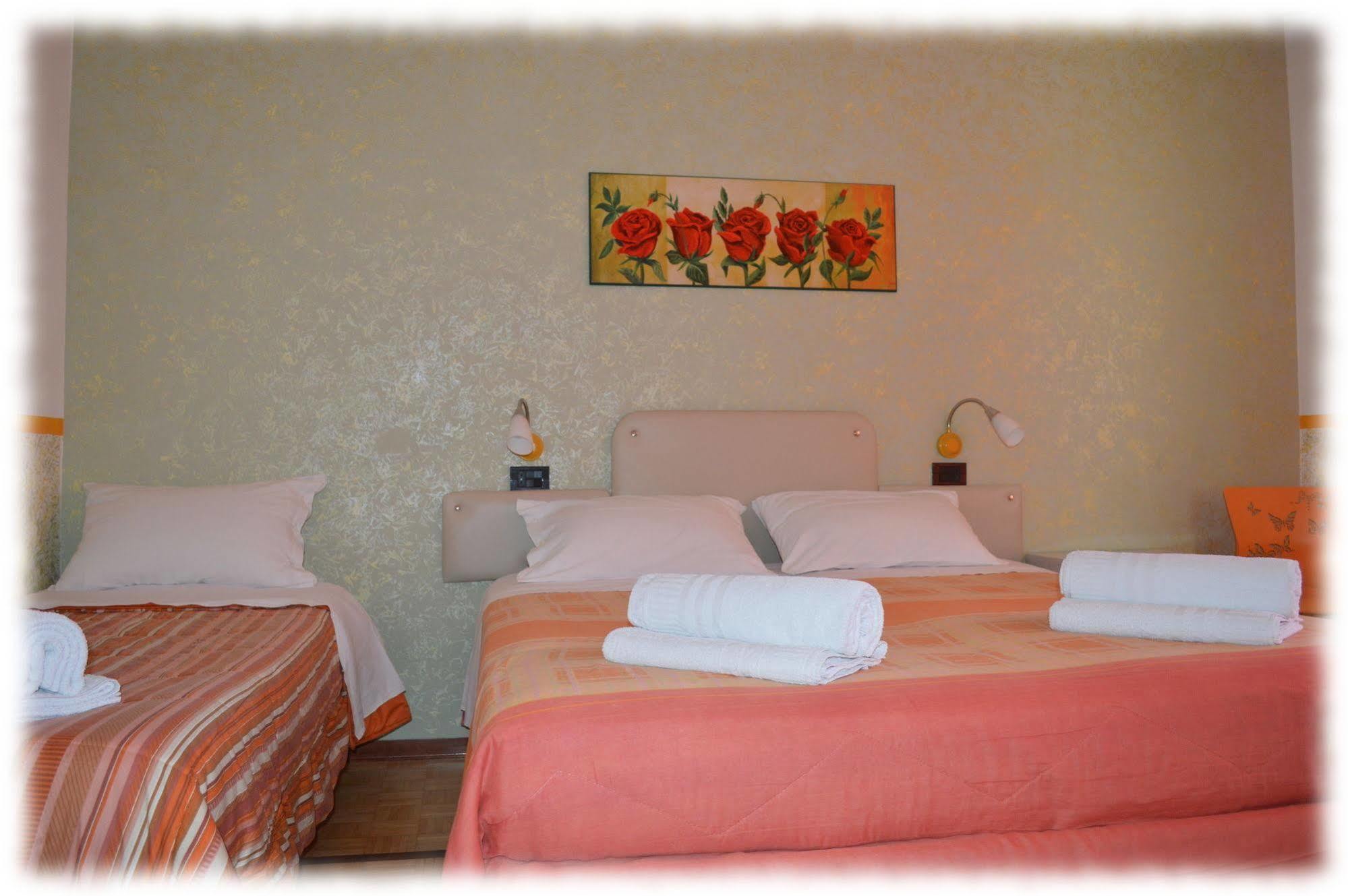Hostel Josef Palermo Ngoại thất bức ảnh